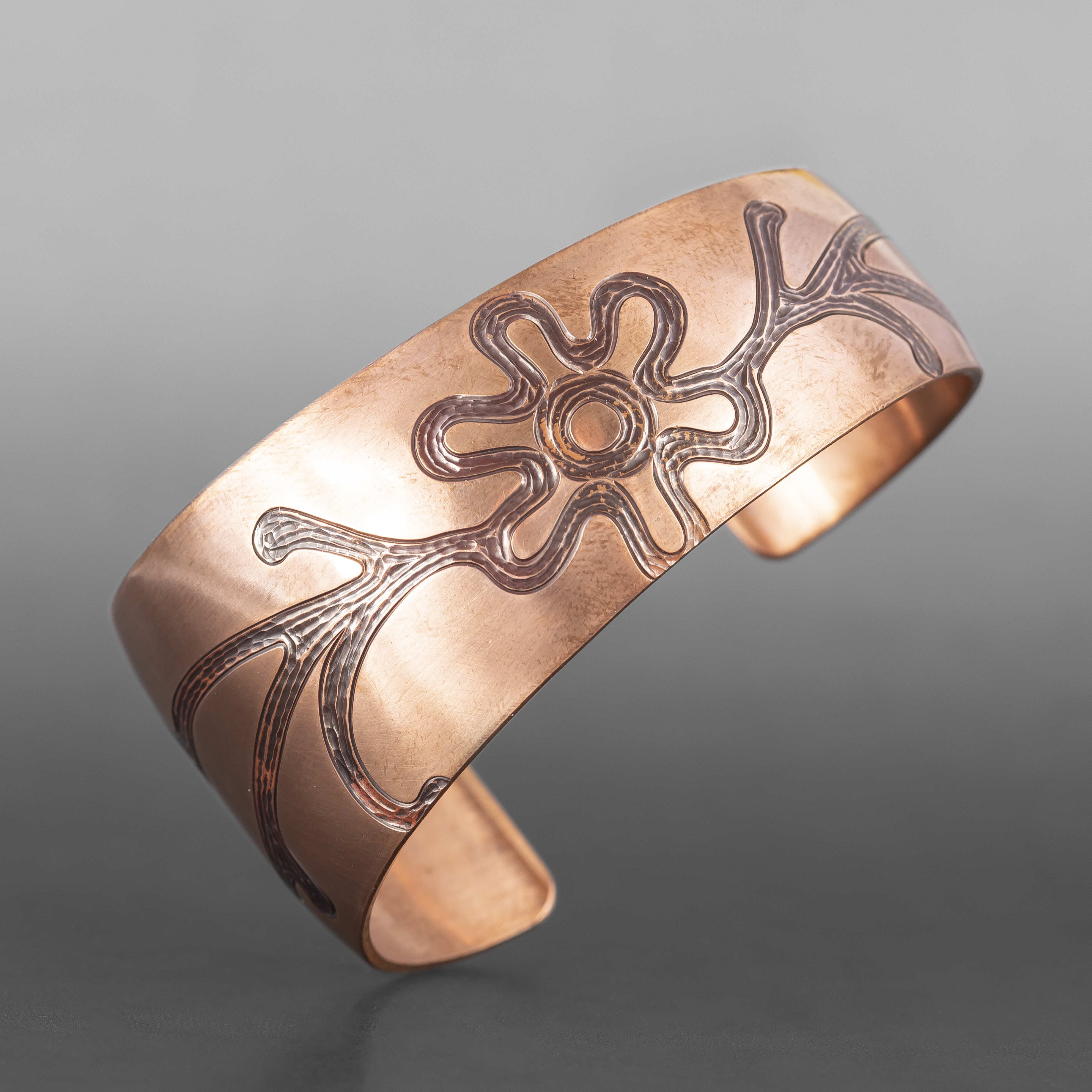 Water is Life Bracelet
Jennifer Younger
Tlingit
Tapered copper
6" x 1½” to ½”
$400