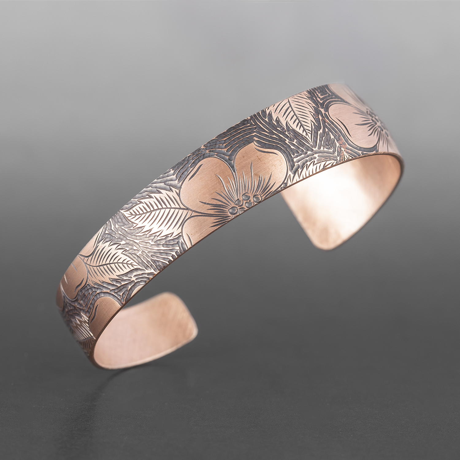 Wildrose Tapered Bracelet
Jennifer Younger
Tlingit
Copper
6" x ½”
$200
